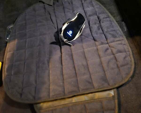 Серый Мерседес Е-Класс, объемом двигателя 2.99 л и пробегом 527 тыс. км за 16000 $, фото 48 на Automoto.ua