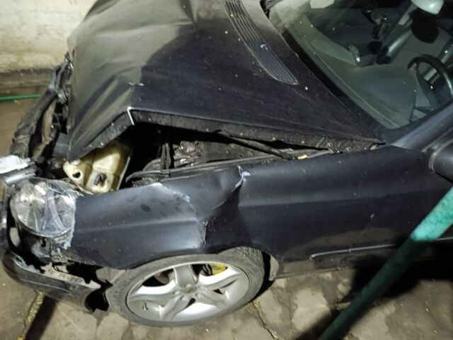 Мерседес Е-Клас 2006 у Синельниковом на Automoto.ua Сірий Мерседес Е-Клас, об'ємом двигуна 2.1 л та пробігом 400 тис. км за 3500 $, фото 2 на Automoto.ua