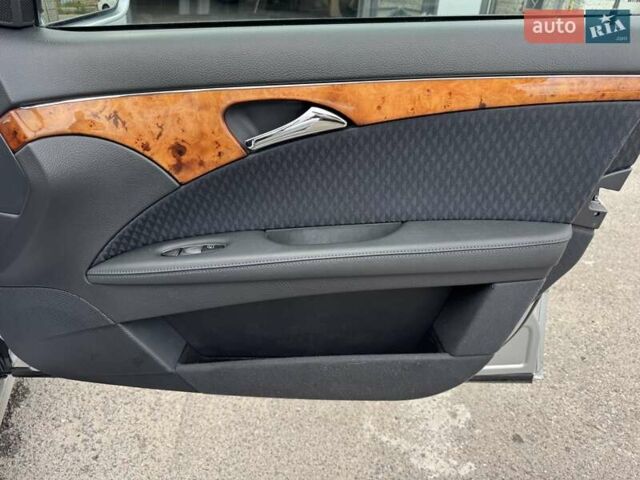 Сірий Мерседес Е-Клас, об'ємом двигуна 2.15 л та пробігом 280 тис. км за 6999 $, фото 23 на Automoto.ua