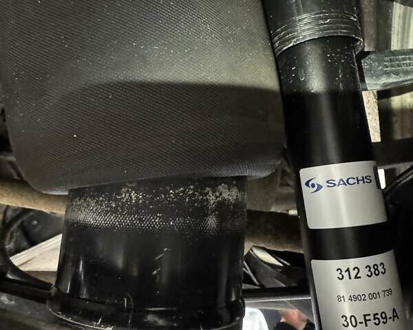 Сірий Мерседес Е-Клас, об'ємом двигуна 2.15 л та пробігом 280 тис. км за 6999 $, фото 2 на Automoto.ua