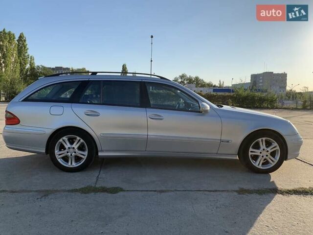 Серый Мерседес Е-Класс, объемом двигателя 2.99 л и пробегом 322 тыс. км за 9500 $, фото 2 на Automoto.ua