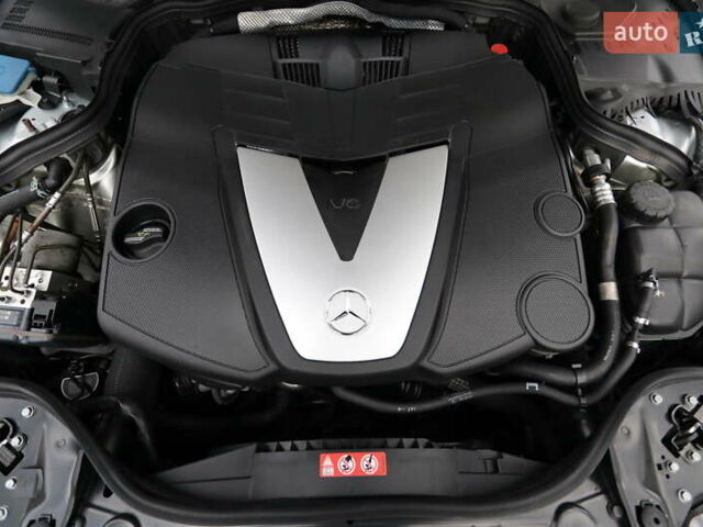 Серый Мерседес Е-Класс, объемом двигателя 2.99 л и пробегом 527 тыс. км за 16000 $, фото 45 на Automoto.ua