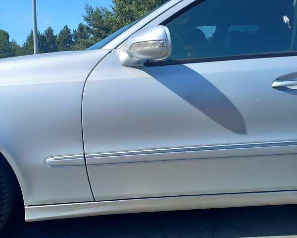 Сірий Мерседес Е-Клас, об'ємом двигуна 2.15 л та пробігом 383 тис. км за 7800 $, фото 7 на Automoto.ua