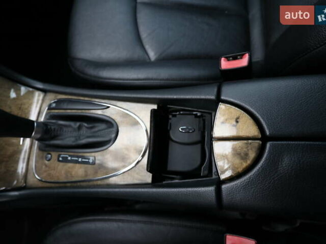 Серый Мерседес Е-Класс, объемом двигателя 2.99 л и пробегом 527 тыс. км за 16000 $, фото 15 на Automoto.ua