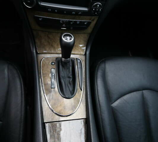 Серый Мерседес Е-Класс, объемом двигателя 2.99 л и пробегом 527 тыс. км за 16000 $, фото 14 на Automoto.ua