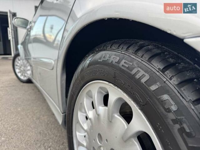 Сірий Мерседес Е-Клас, об'ємом двигуна 2.15 л та пробігом 280 тис. км за 6999 $, фото 94 на Automoto.ua