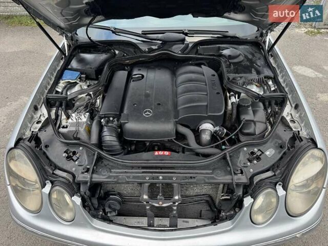 Сірий Мерседес Е-Клас, об'ємом двигуна 2.15 л та пробігом 280 тис. км за 6999 $, фото 31 на Automoto.ua