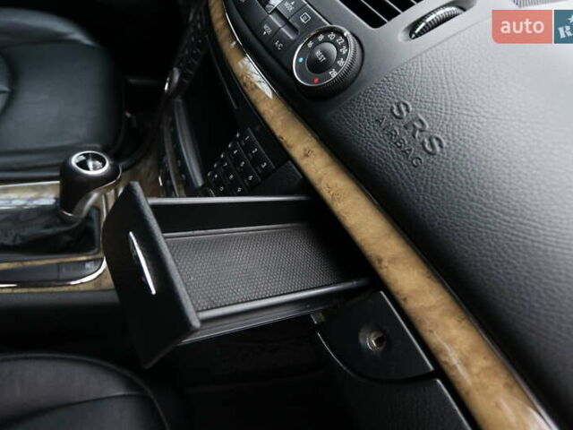 Серый Мерседес Е-Класс, объемом двигателя 2.99 л и пробегом 527 тыс. км за 16000 $, фото 39 на Automoto.ua