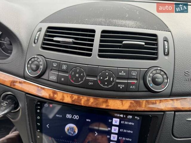 Сірий Мерседес Е-Клас, об'ємом двигуна 2.15 л та пробігом 280 тис. км за 6999 $, фото 50 на Automoto.ua