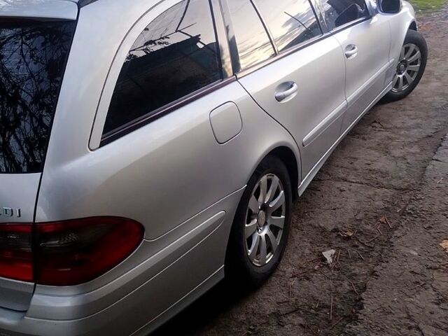 Серый Мерседес Е-Класс, объемом двигателя 2.1 л и пробегом 266 тыс. км за 5900 $, фото 5 на Automoto.ua