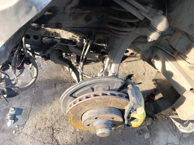 Мерседес Е-Клас 2006 у Синельниковом на Automoto.ua Сірий Мерседес Е-Клас, об'ємом двигуна 2.1 л та пробігом 400 тис. км за 3500 $, фото 9 на Automoto.ua