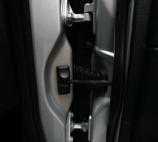 Серый Мерседес Е-Класс, объемом двигателя 2.99 л и пробегом 527 тыс. км за 16000 $, фото 37 на Automoto.ua