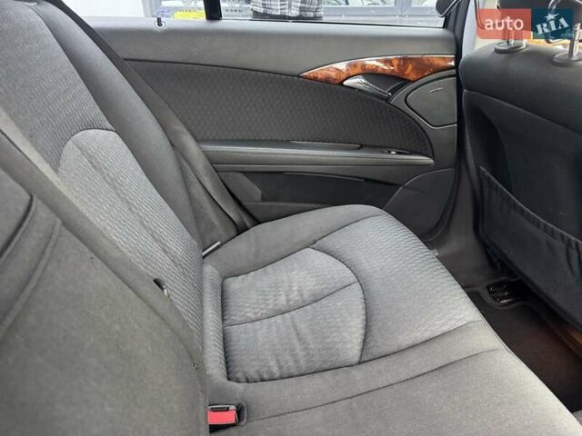 Сірий Мерседес Е-Клас, об'ємом двигуна 2.15 л та пробігом 280 тис. км за 6700 $, фото 86 на Automoto.ua