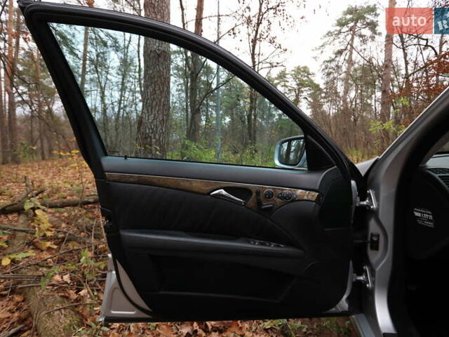 Серый Мерседес Е-Класс, объемом двигателя 2.99 л и пробегом 527 тыс. км за 16000 $, фото 6 на Automoto.ua