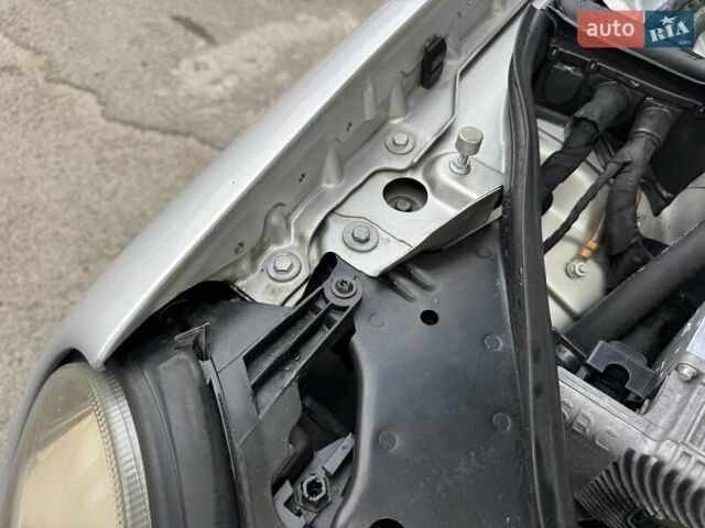 Сірий Мерседес Е-Клас, об'ємом двигуна 2.15 л та пробігом 280 тис. км за 6999 $, фото 19 на Automoto.ua