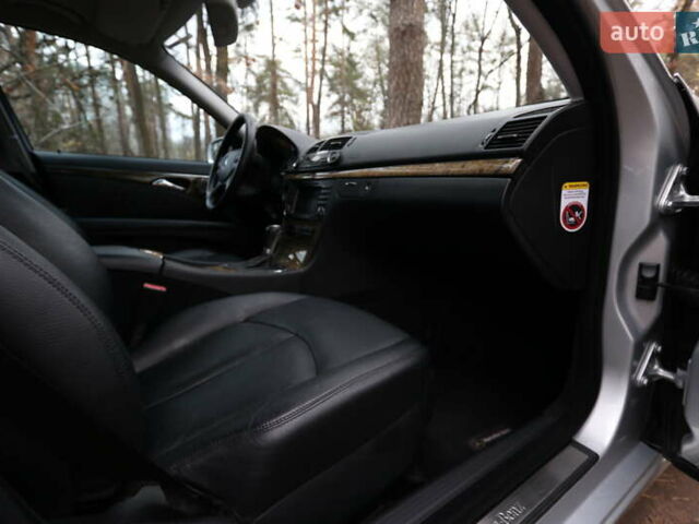 Серый Мерседес Е-Класс, объемом двигателя 2.99 л и пробегом 527 тыс. км за 16000 $, фото 35 на Automoto.ua