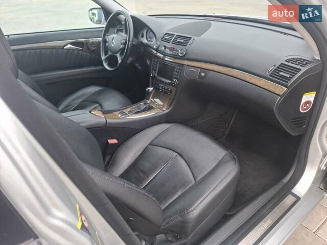 Серый Мерседес Е-Класс, объемом двигателя 3 л и пробегом 281 тыс. км за 8400 $, фото 26 на Automoto.ua