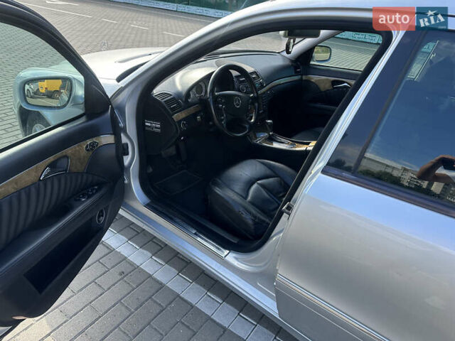Сірий Мерседес Е-Клас, об'ємом двигуна 2.15 л та пробігом 337 тис. км за 7200 $, фото 5 на Automoto.ua