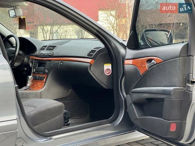 Серый Мерседес Е-Класс, объемом двигателя 2.99 л и пробегом 420 тыс. км за 6850 $, фото 42 на Automoto.ua