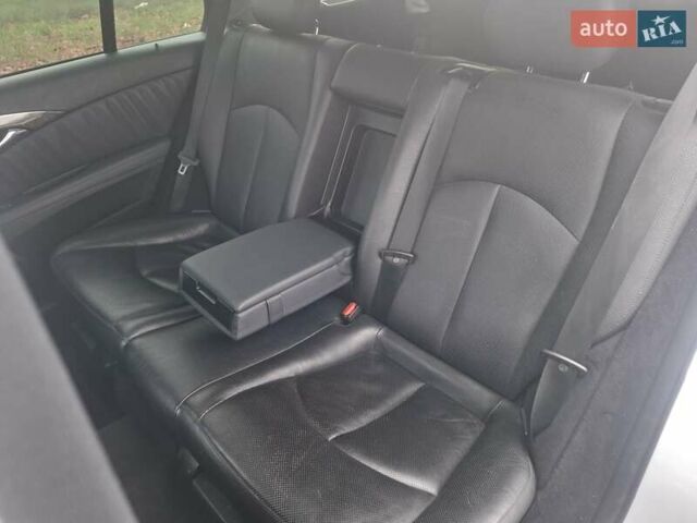 Серый Мерседес Е-Класс, объемом двигателя 3 л и пробегом 281 тыс. км за 8400 $, фото 16 на Automoto.ua