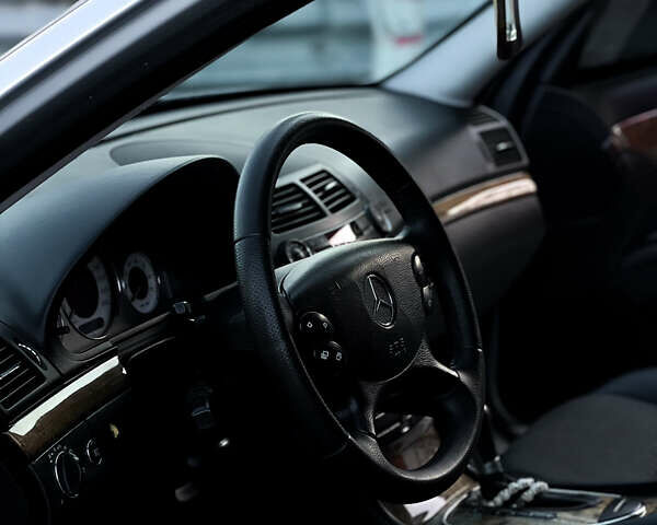 Серый Мерседес Е-Класс, объемом двигателя 1.8 л и пробегом 258 тыс. км за 7500 $, фото 15 на Automoto.ua