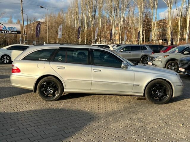 Сірий Мерседес Е-Клас, об'ємом двигуна 2.2 л та пробігом 267 тис. км за 8400 $, фото 7 на Automoto.ua