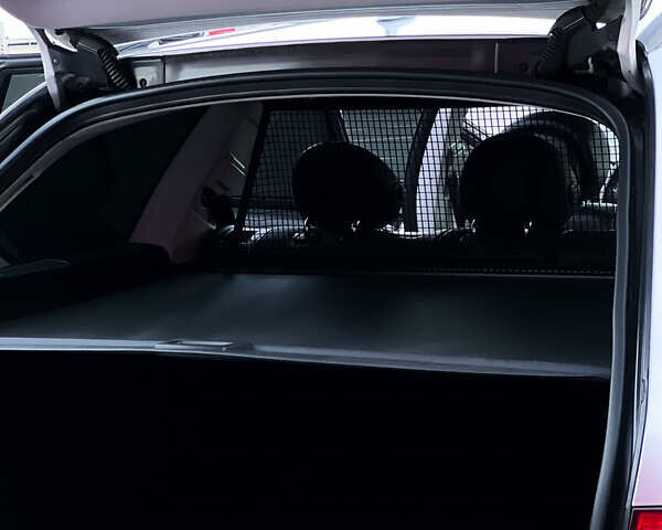 Серый Мерседес Е-Класс, объемом двигателя 1.8 л и пробегом 258 тыс. км за 7500 $, фото 39 на Automoto.ua