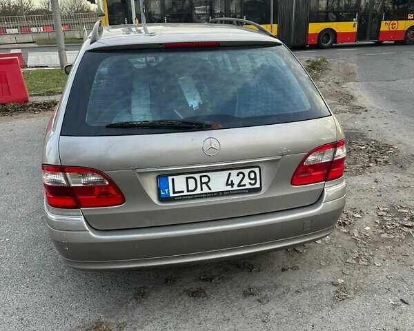 Серый Мерседес Е-Класс, объемом двигателя 3.2 л и пробегом 278 тыс. км за 3900 $, фото 3 на Automoto.ua