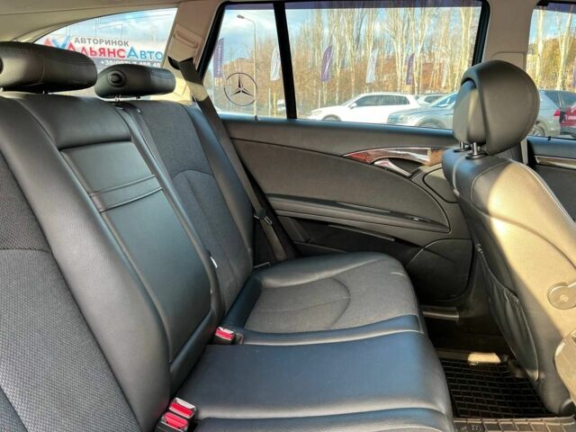 Сірий Мерседес Е-Клас, об'ємом двигуна 2.2 л та пробігом 267 тис. км за 8400 $, фото 19 на Automoto.ua