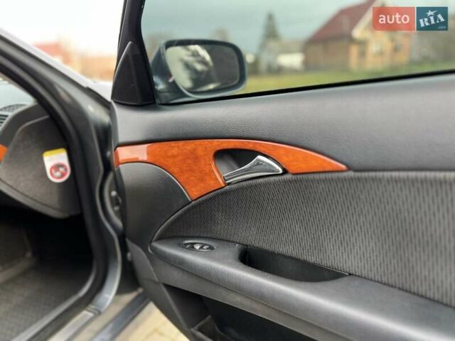 Серый Мерседес Е-Класс, объемом двигателя 2.99 л и пробегом 420 тыс. км за 6850 $, фото 43 на Automoto.ua