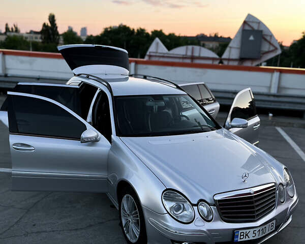 Серый Мерседес Е-Класс, объемом двигателя 1.8 л и пробегом 258 тыс. км за 7500 $, фото 3 на Automoto.ua