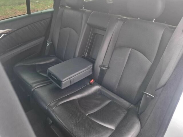 Серый Мерседес Е-Класс, объемом двигателя 3 л и пробегом 252 тыс. км за 8700 $, фото 11 на Automoto.ua