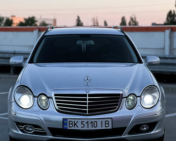 Серый Мерседес Е-Класс, объемом двигателя 1.8 л и пробегом 258 тыс. км за 7500 $, фото 2 на Automoto.ua