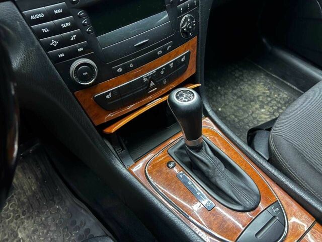 Серый Мерседес Е-Класс, объемом двигателя 3 л и пробегом 334 тыс. км за 8200 $, фото 10 на Automoto.ua