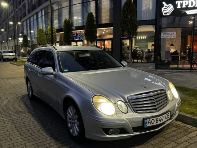 Серый Мерседес Е-Класс, объемом двигателя 2.2 л и пробегом 560 тыс. км за 6200 $, фото 2 на Automoto.ua