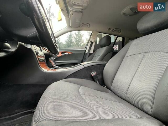 Серый Мерседес Е-Класс, объемом двигателя 2.99 л и пробегом 420 тыс. км за 6850 $, фото 33 на Automoto.ua