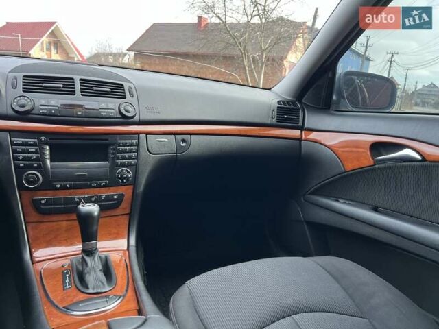 Серый Мерседес Е-Класс, объемом двигателя 2.99 л и пробегом 420 тыс. км за 6850 $, фото 50 на Automoto.ua