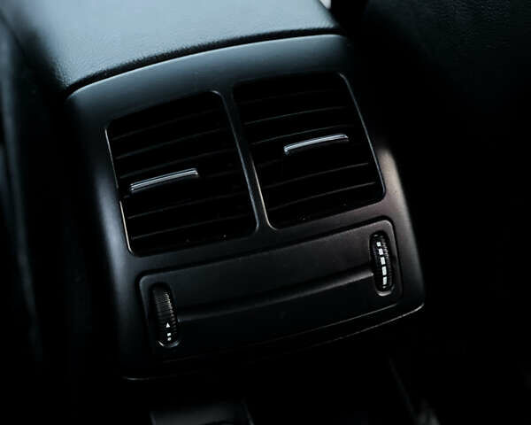 Серый Мерседес Е-Класс, объемом двигателя 1.8 л и пробегом 258 тыс. км за 7500 $, фото 33 на Automoto.ua