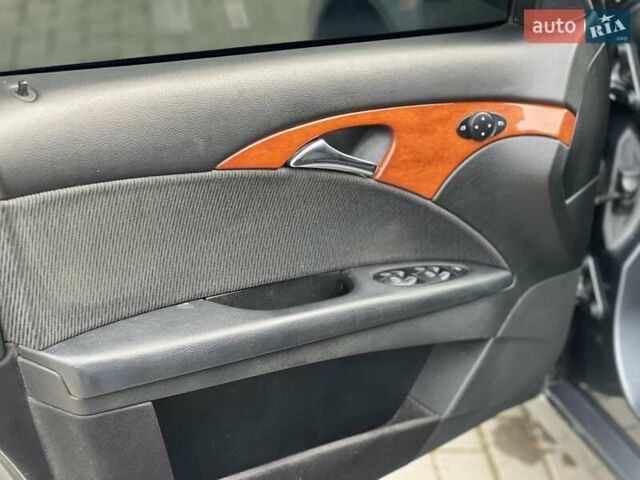 Серый Мерседес Е-Класс, объемом двигателя 2.99 л и пробегом 420 тыс. км за 6850 $, фото 35 на Automoto.ua