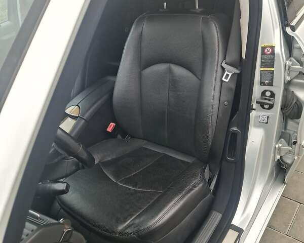 Серый Мерседес Е-Класс, объемом двигателя 3 л и пробегом 281 тыс. км за 8400 $, фото 13 на Automoto.ua