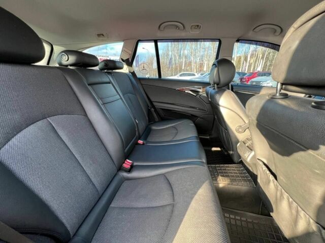 Сірий Мерседес Е-Клас, об'ємом двигуна 2.2 л та пробігом 267 тис. км за 8400 $, фото 18 на Automoto.ua