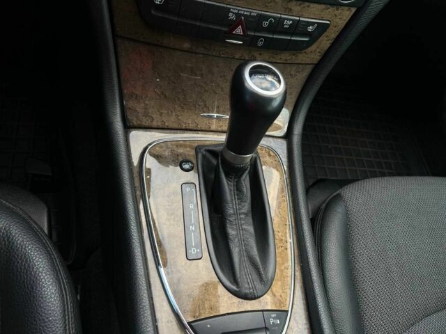 Сірий Мерседес Е-Клас, об'ємом двигуна 2.2 л та пробігом 267 тис. км за 8400 $, фото 14 на Automoto.ua