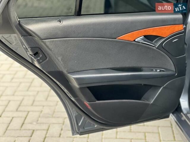 Серый Мерседес Е-Класс, объемом двигателя 2.99 л и пробегом 420 тыс. км за 6850 $, фото 39 на Automoto.ua