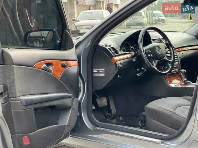 Серый Мерседес Е-Класс, объемом двигателя 2.99 л и пробегом 420 тыс. км за 6850 $, фото 34 на Automoto.ua