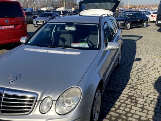 Серый Мерседес Е-Класс, объемом двигателя 2.1 л и пробегом 357 тыс. км за 7900 $, фото 1 на Automoto.ua