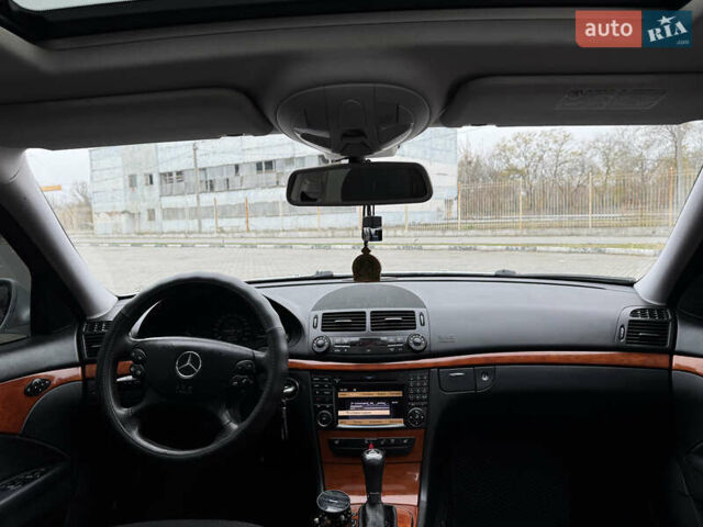 Серый Мерседес Е-Класс, объемом двигателя 1.8 л и пробегом 250 тыс. км за 7000 $, фото 4 на Automoto.ua
