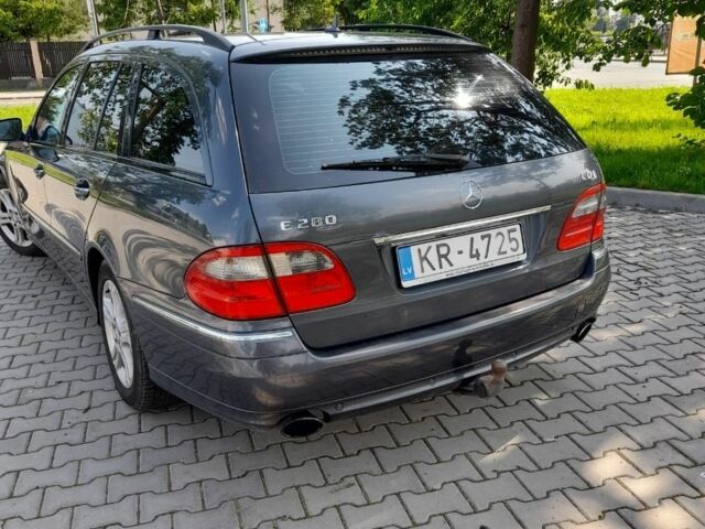 Сірий Мерседес Е-Клас, об'ємом двигуна 0 л та пробігом 215 тис. км за 3500 $, фото 3 на Automoto.ua