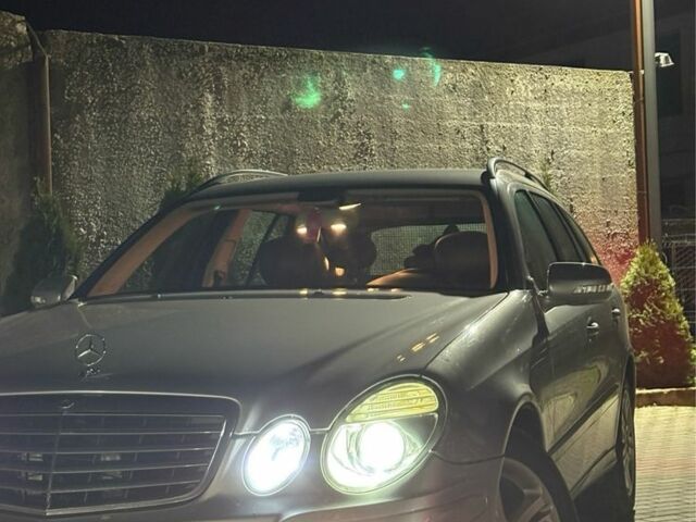 Сірий Мерседес Е-Клас, об'ємом двигуна 2 л та пробігом 330 тис. км за 4295 $, фото 1 на Automoto.ua