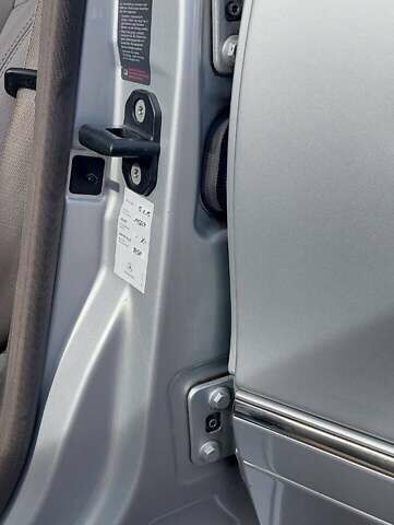 Серый Мерседес Е-Класс, объемом двигателя 2.99 л и пробегом 280 тыс. км за 9200 $, фото 7 на Automoto.ua