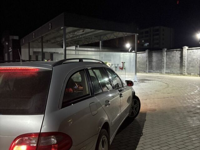 Сірий Мерседес Е-Клас, об'ємом двигуна 2 л та пробігом 330 тис. км за 4295 $, фото 4 на Automoto.ua